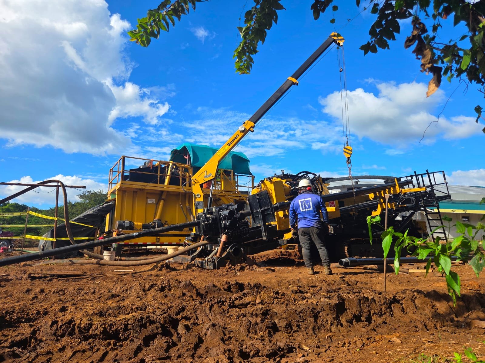 Drilling rig and support operations in Pinilla