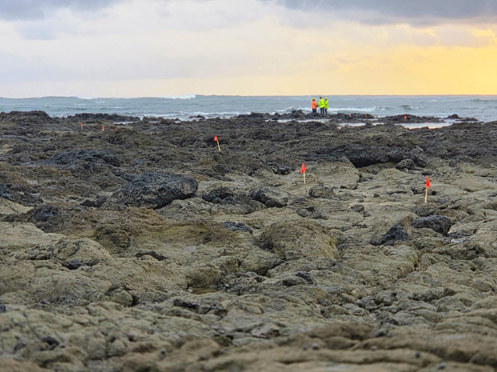 Personnel and reference points beside the sea
