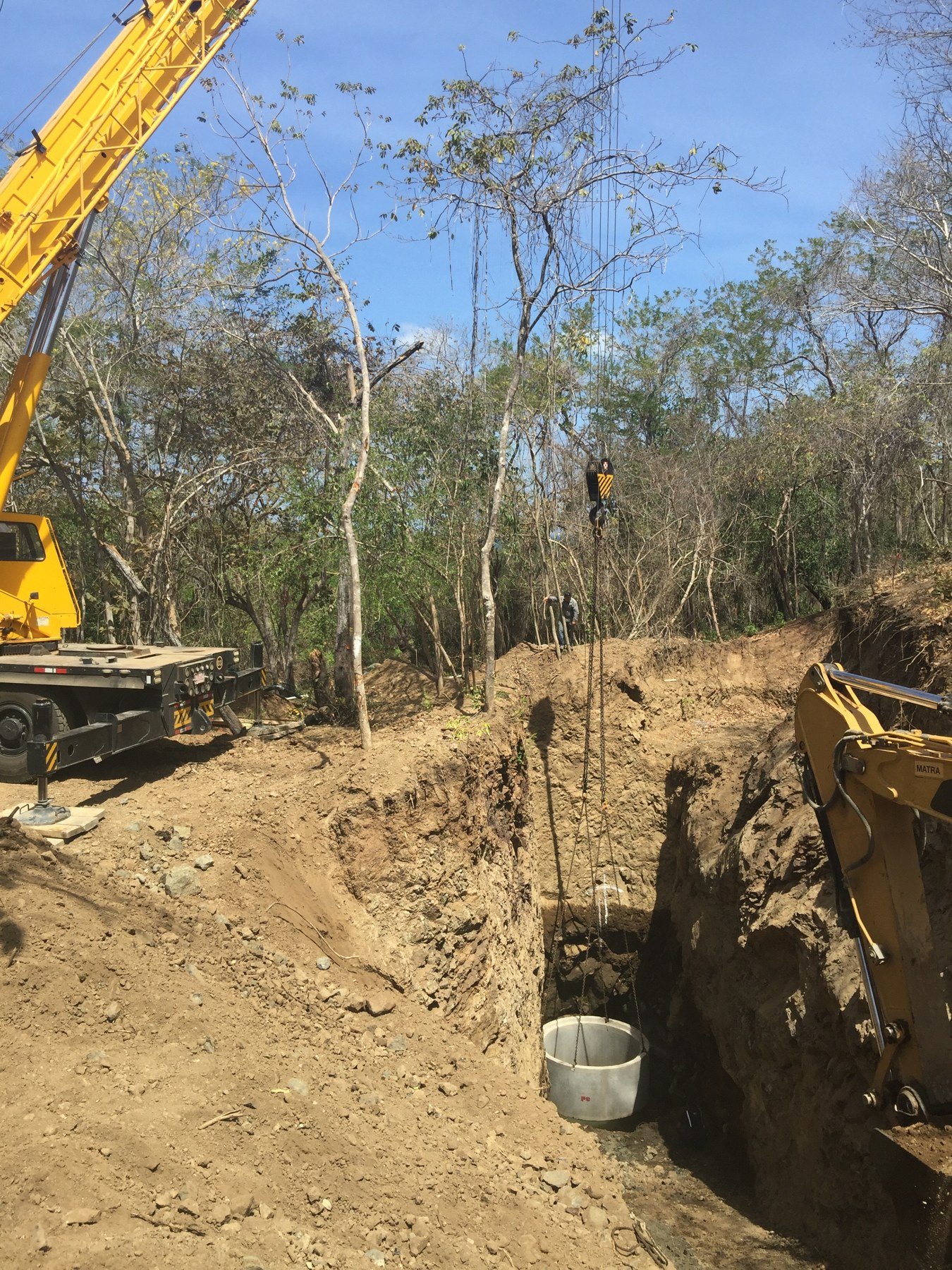 Lowering the precast element into the excavation